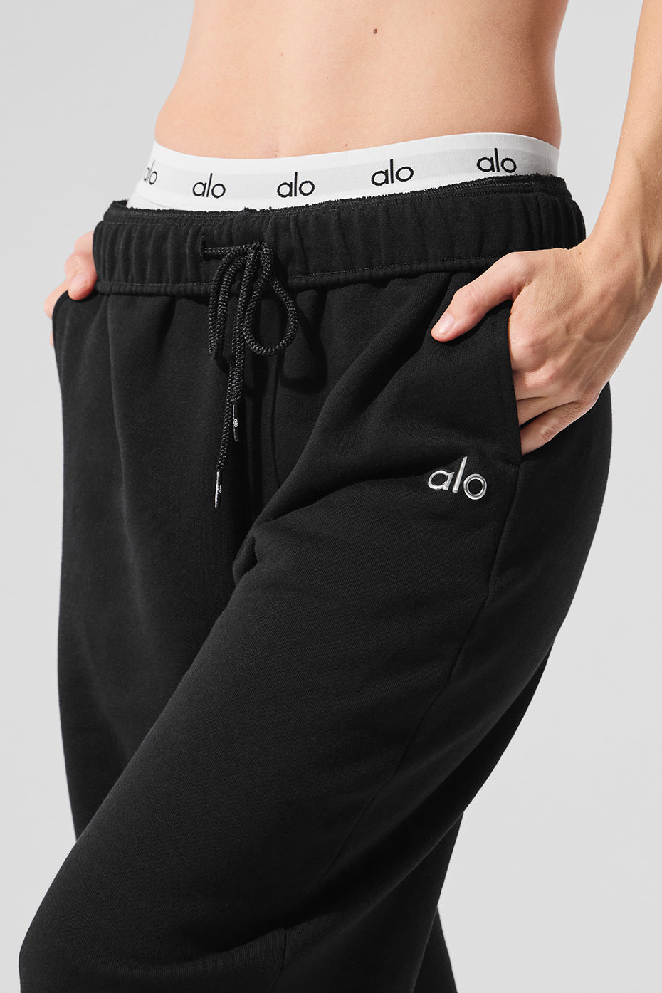 Accolade Straight Leg Sweatpant - Black