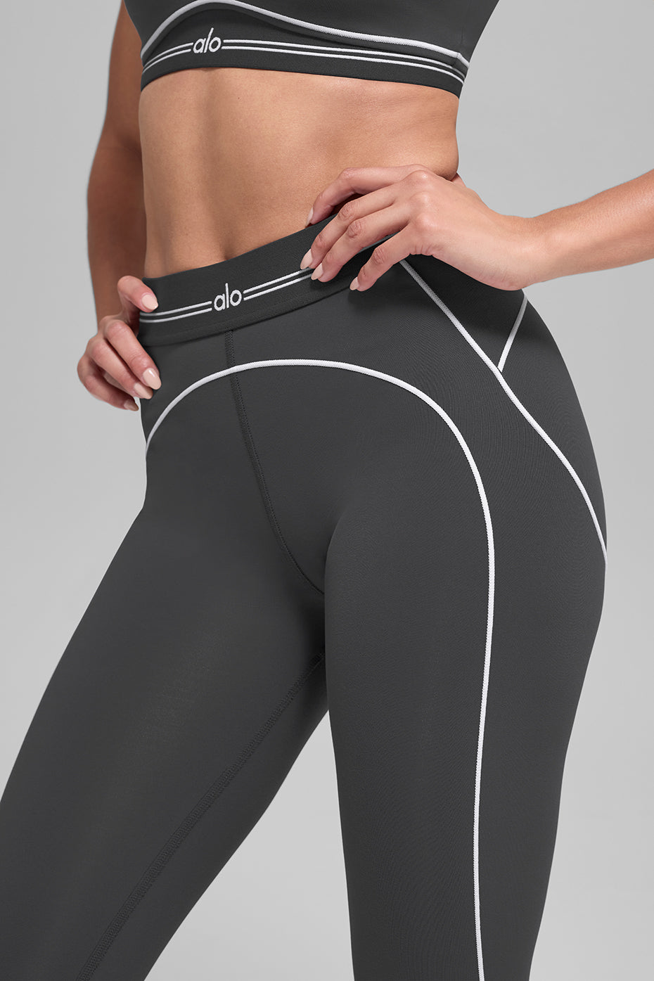 Airbrush High-Waist Heart Throb Legging - Anthracite/White